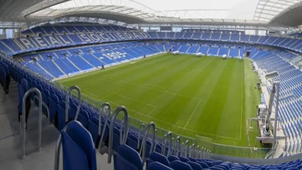 recubrimiento de barandillas para las diferentes gradas reale-arena Anoeta